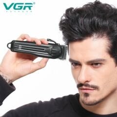 VGR V-282 Dijital Ekranlı Erkek Saç Kesme Makinesi