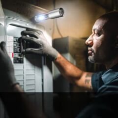 ONELIGHT çakarlı zomlu 1000 lm 1000 metre el feneri