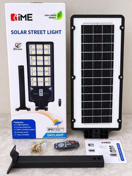 900W Solar Sokak Lambası Güneş Enerjili Hareket Sensörlü Uzaktan Kumandalı IP67 LED Aydınlatma