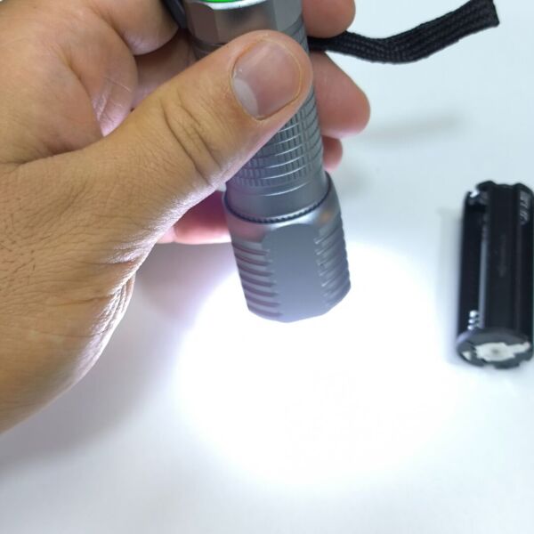 OR-8818 Mini LED El Feneri - Alüminyum Alaşım - Deprem Feneri - 3x AAA Kuru Pil Uyumlu (Piller Dahil Değildir)