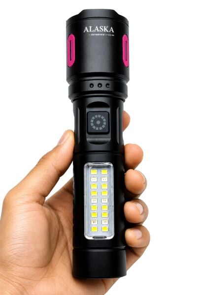 Alaska Şarjlı LED El Feneri | 1500–2000 Lümen | Zoomlu 500–600 m | Çift Işık Modlu | Type-C Şarjlı