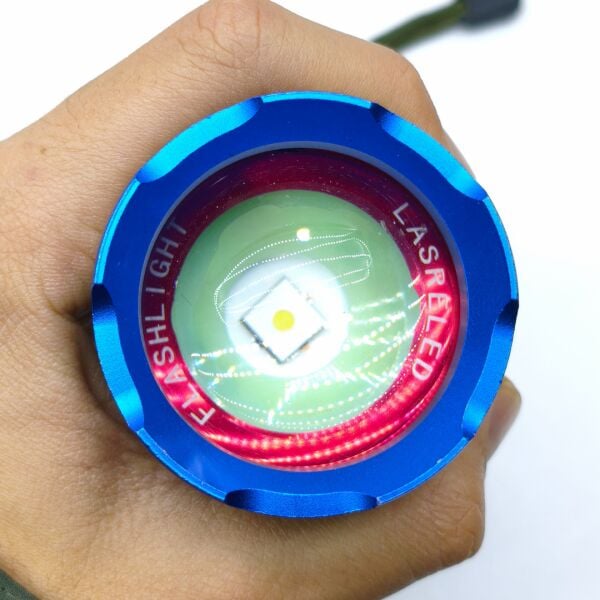 Powerbank Özellikli COB LED El Feneri 6 Işık Modu Zomlu 2000 Lümen 8000 mAh